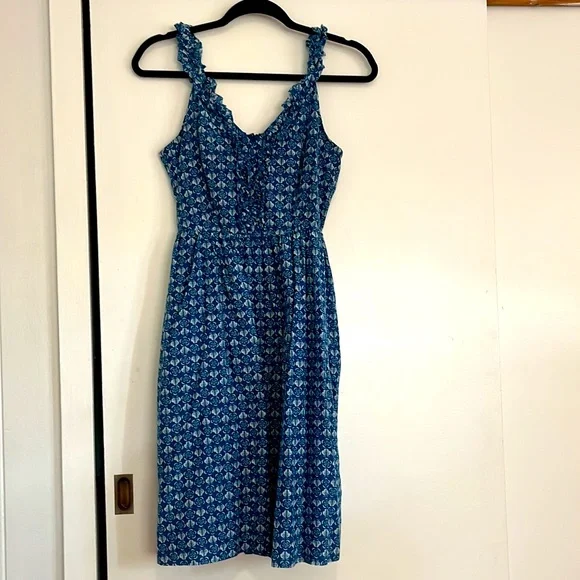 Banana republic heritage collection cocktail tea dress. Size 4P. Blue and white. - Picture 2 of 5